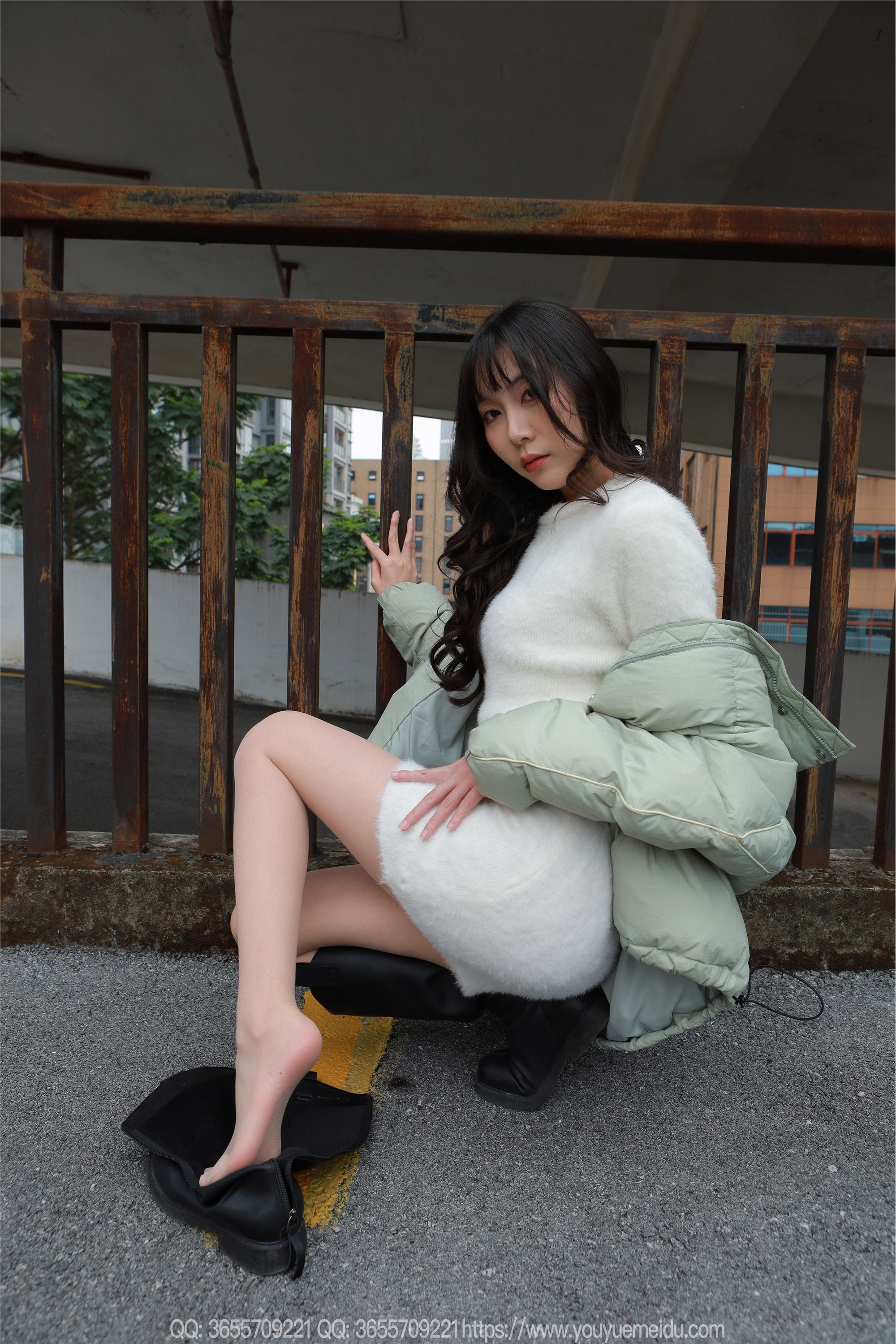 IESS异思趣向  2025.04.02 丝享家 2017 团团《长靴包臀裙（上）》